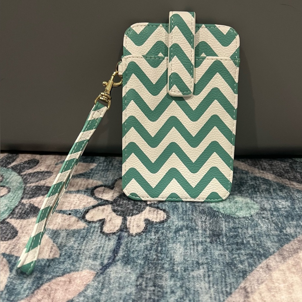 Wristlet for ID & more w/Chevron Patterned 
EUC